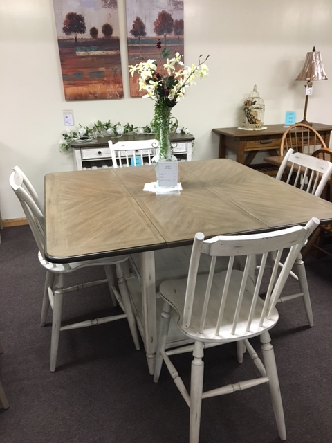 Dining Room Furniture: Battle Creek, MI | Russell's Country Store